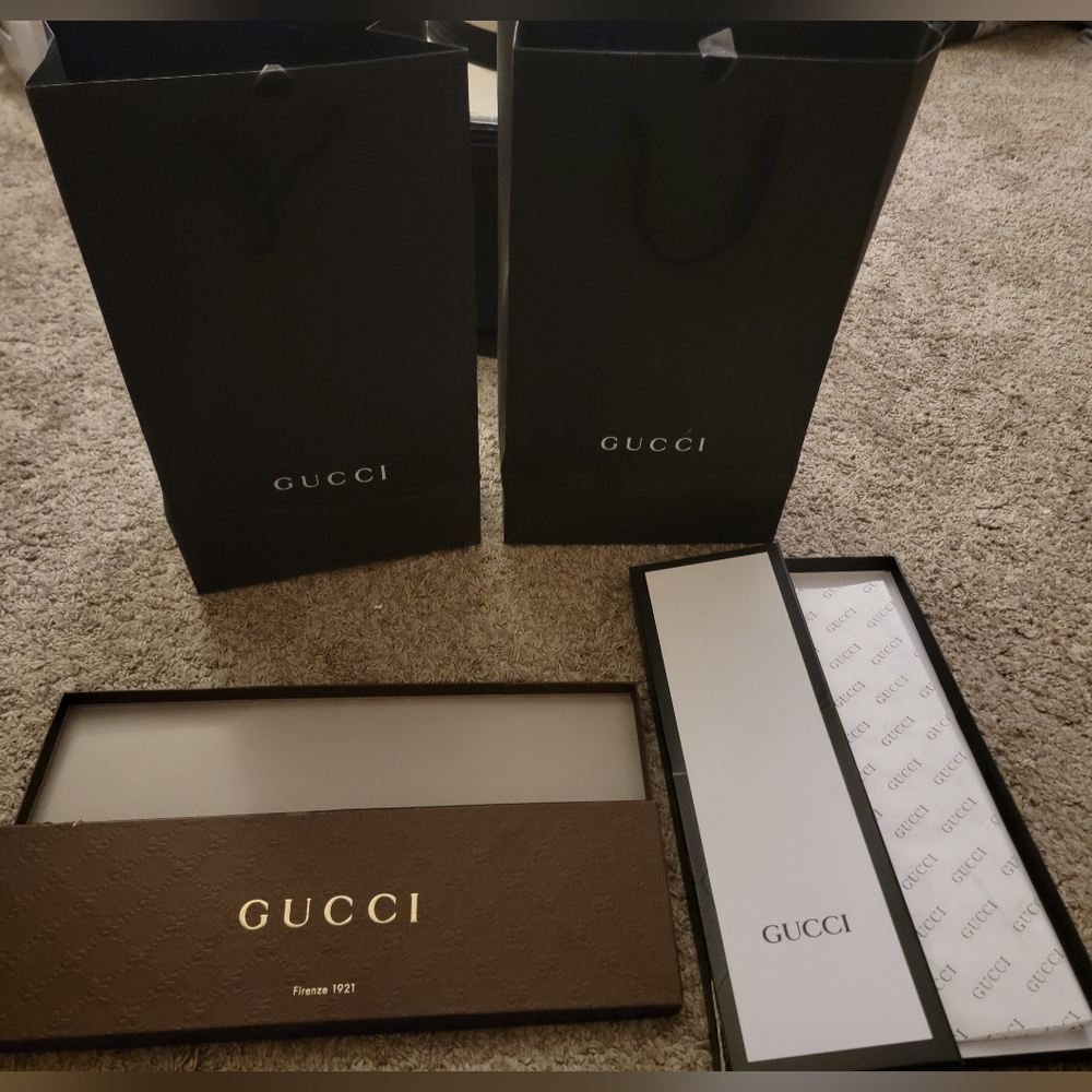 GUCCI gift Bag 4 Pc Set 2 Tie Boxs And 2 15in Tall Bags One Low Price